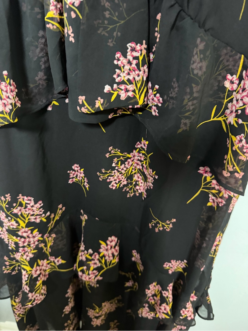 Who What Wear Black Floral Midi Dress with Tie-Neck - Picture 5 of 13